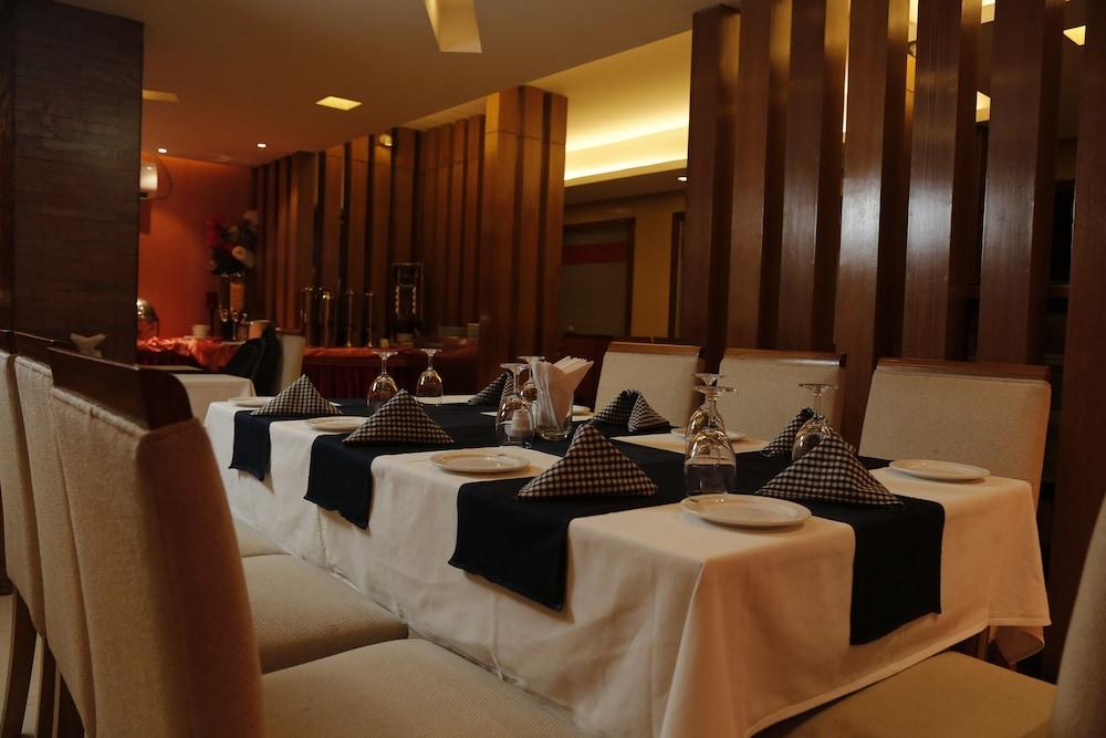Hotel Swiss Garden Dhaka Buitenkant foto